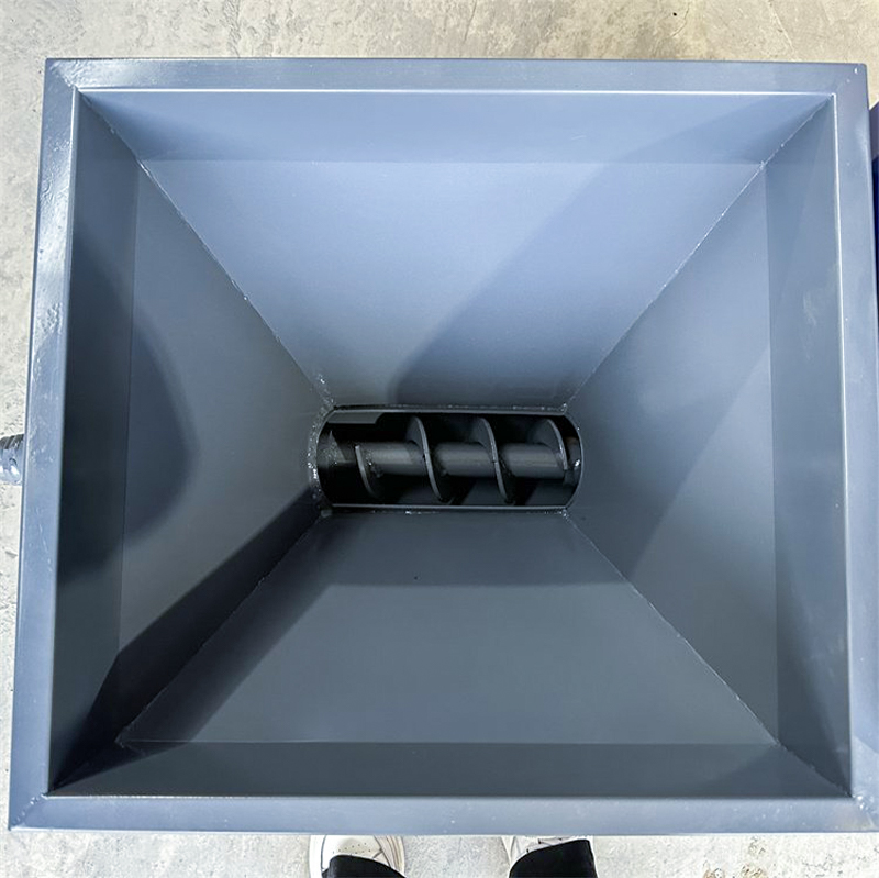 Large-bore mortar delivery hose and spray gun for high-volume plastering